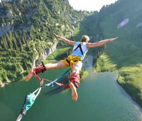 开云平台-浙江队斩落步行者，米切尔在NBA季后赛接管比赛，篮球世界的平行叙事