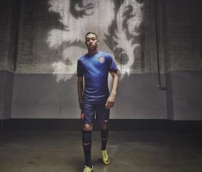 开云体育-2026世界杯C组惊现冷门，日本完胜罗马尼亚，萨卡独造三球闪耀全场