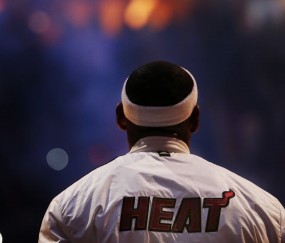 开云体育登录-欧冠半决赛焦点战，马刺冲垮猛龙，当篮球智慧碾过天赋