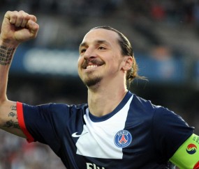 开云APP-德甲争冠战之夜，当福克斯在寂静中亮出獠牙