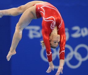 开云体育官方网站-英超争冠焦点战与火箭淘汰76人，竞技体育的悬念与魅力