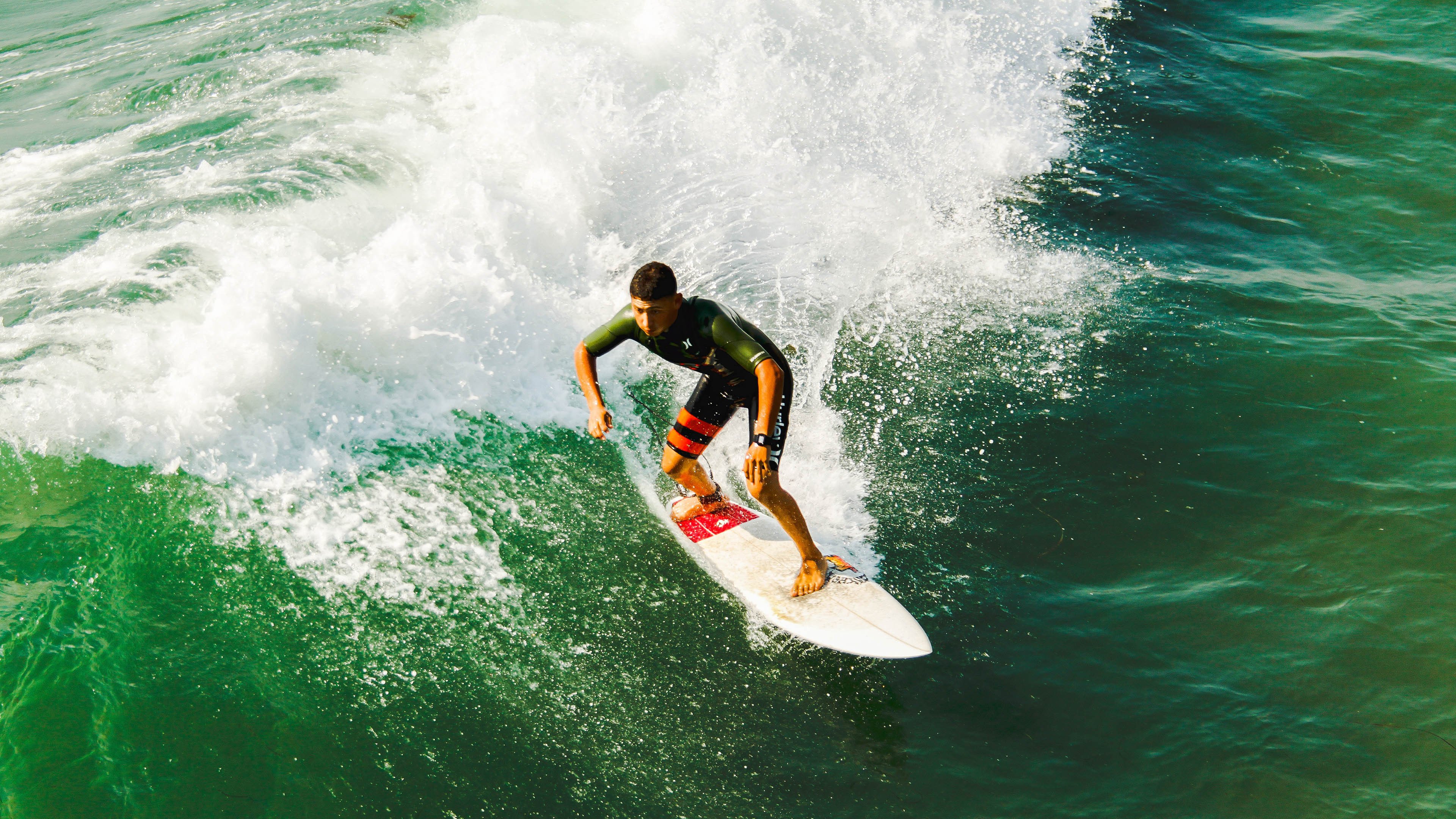 巴萨铁蹄踏碎伊比利亚玫瑰，当传控利刃刺穿葡萄牙的骄傲