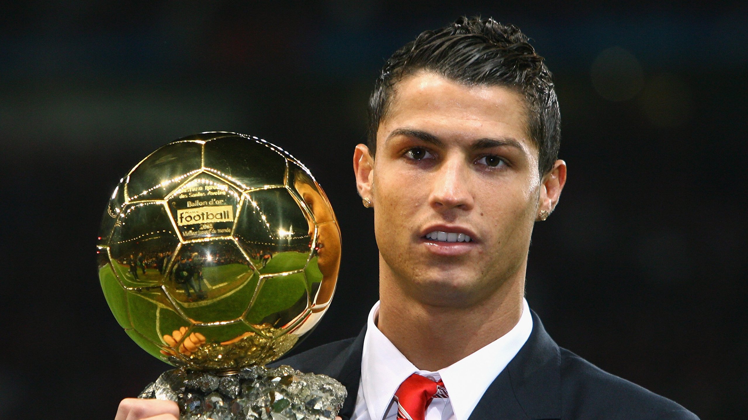 巴萨碾压卡塔尔，穆勒成为关键先生，当足球成为地缘政治的隐喻