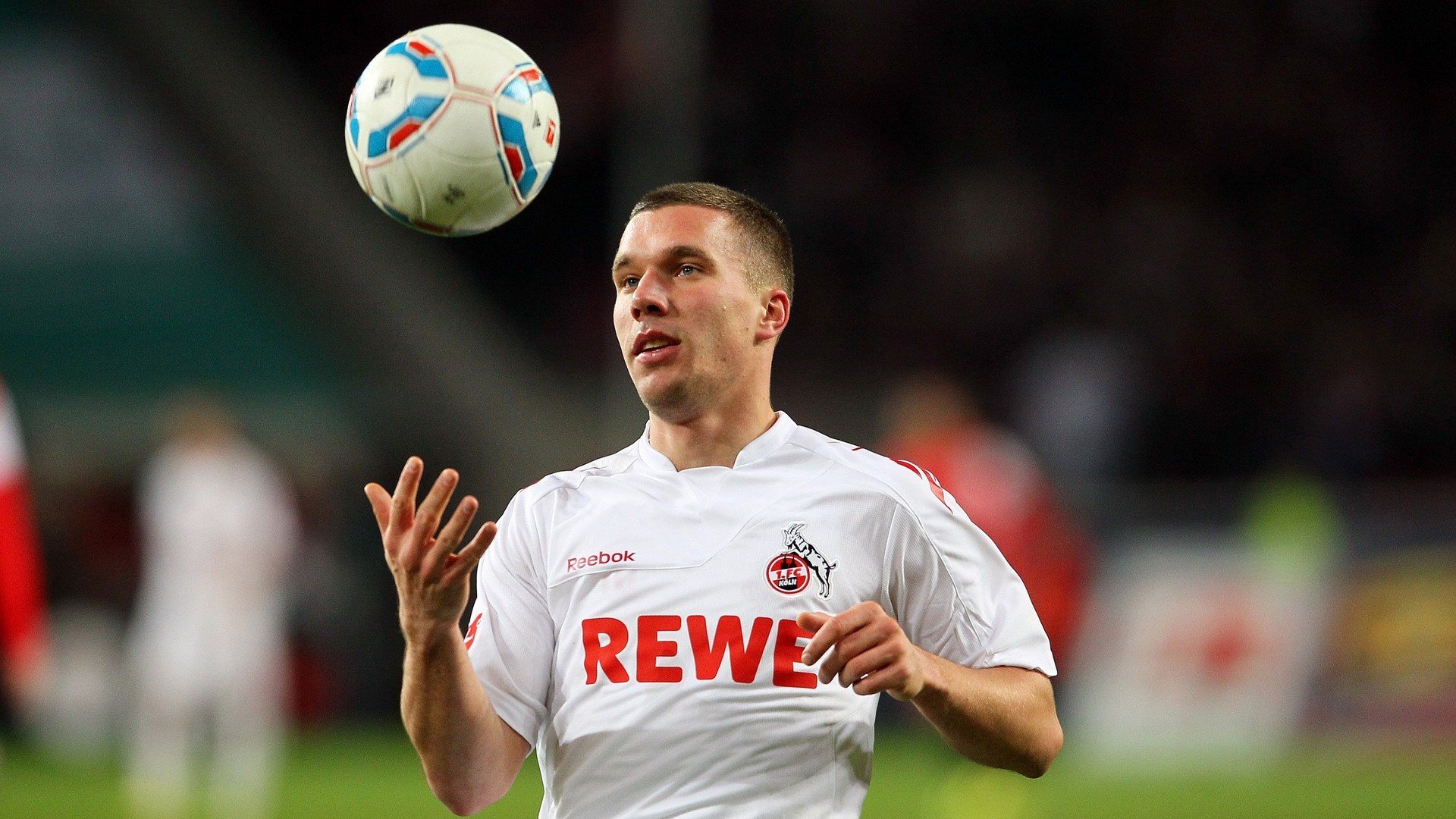 若日尼奥爆发，南非火力压制奥地利，足球场上的新世界秩序